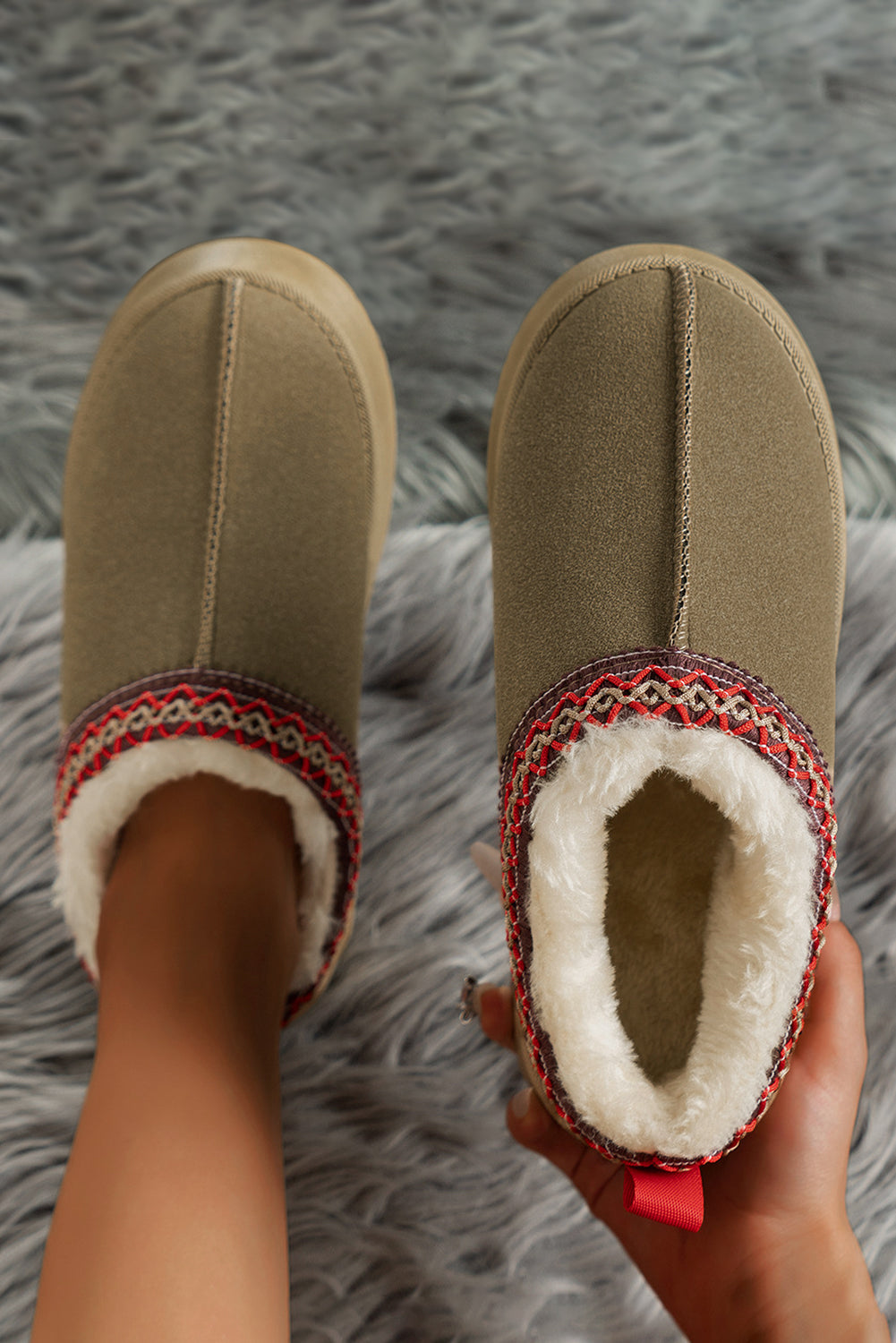 Soft suede upper with plush thermal lining and printed detail – warm snow boots for women