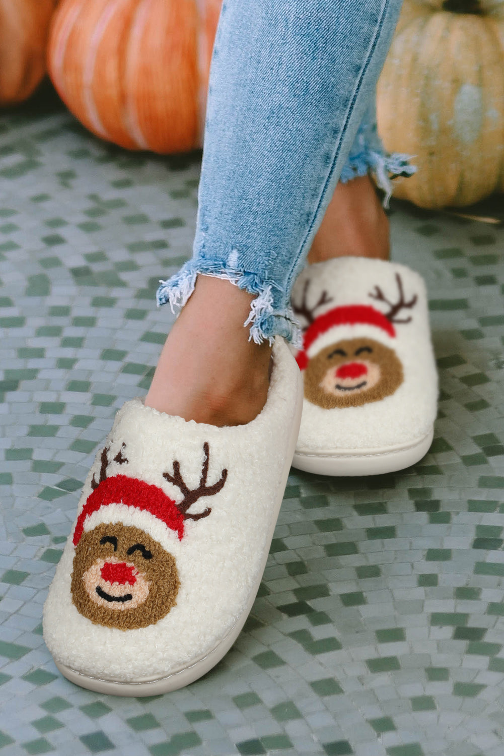 Women’s White Christmas Deer Indoor Plush Slippers – Cozy Warm Winter Home Shoes | Festive Holiday Soft Slippers