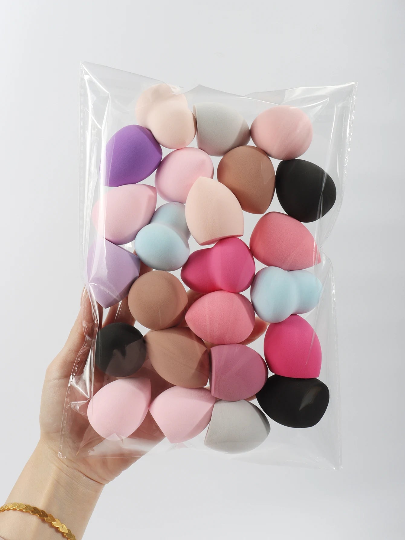 Medium Size Beauty Sponge Set – 6/12/24/36/60 Pieces | Random Colors & Shapes for Foundation, Cream & Powder Blending