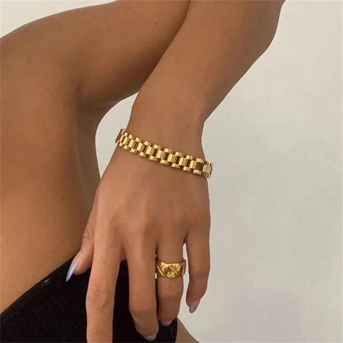 Classic stainless steel chain bracelet with 18K gold plating