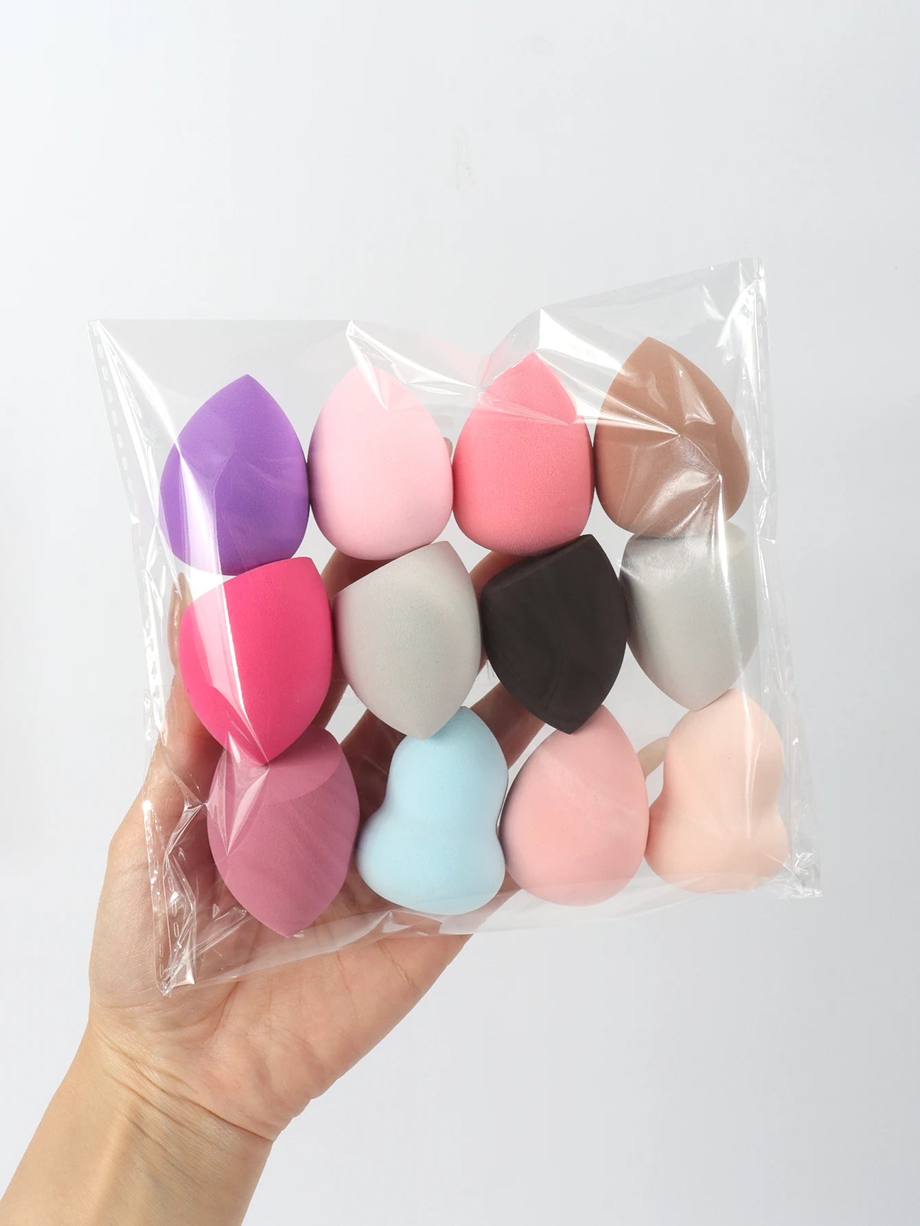 Medium Size Beauty Sponge Set – 6/12/24/36/60 Pieces | Random Colors & Shapes for Foundation, Cream & Powder Blending