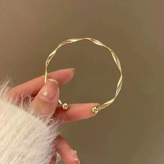 Minimalist geometric bending shape adjustable bracelet – elegant modern jewelry for women